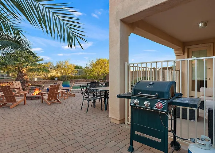 Mountain View Retreat Pool, Firepit Pool Table Fun Villa